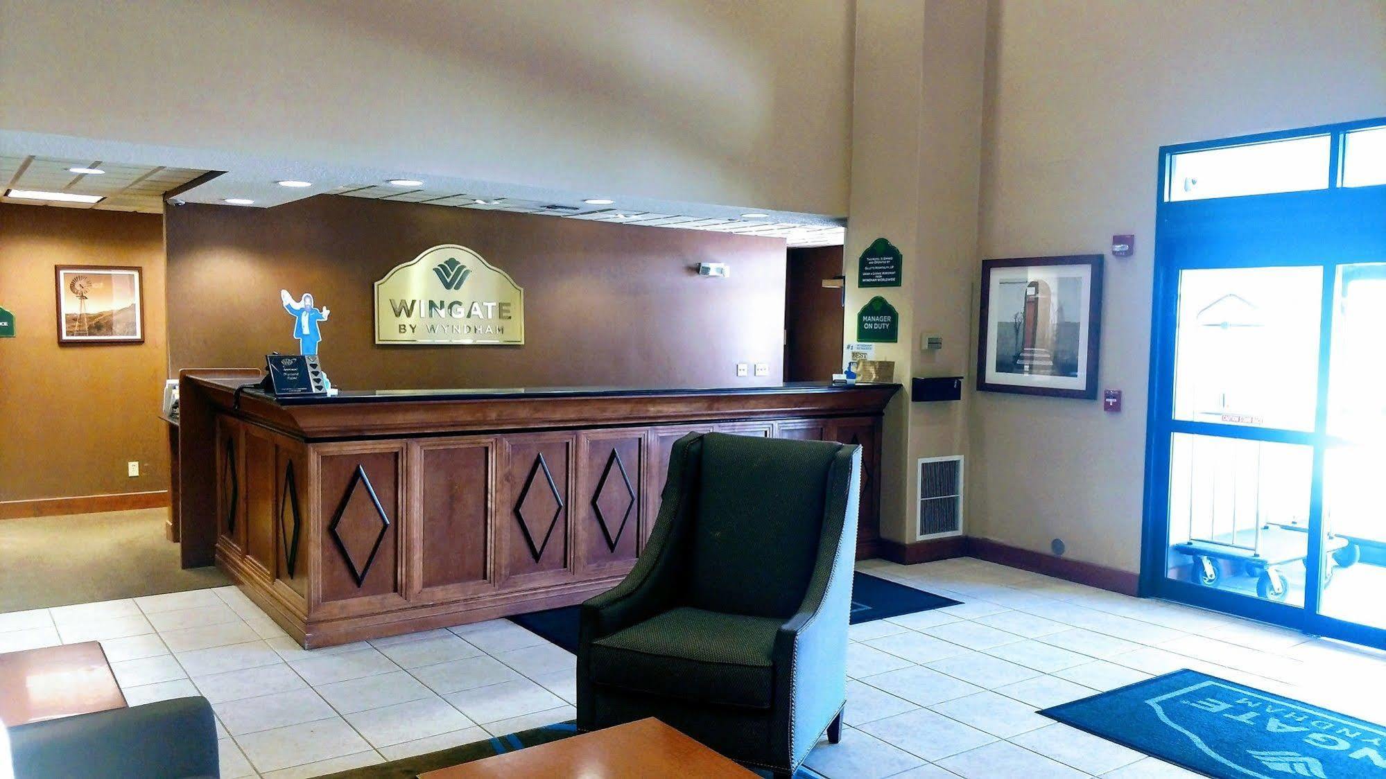 Wingate By Wyndham Gillette Hotel Ngoại thất bức ảnh