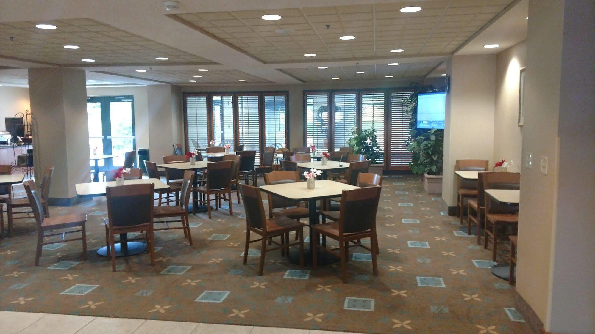 Wingate By Wyndham Gillette Hotel Ngoại thất bức ảnh